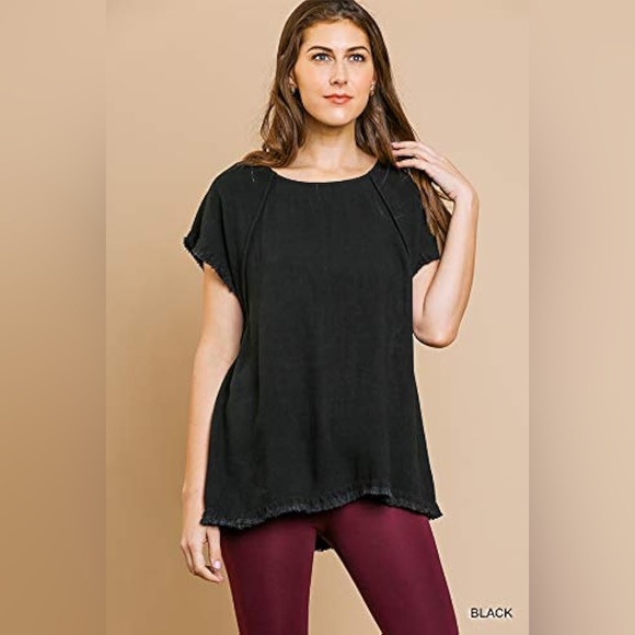 Umgee | Pintuck High-Low Frayed Hem Linen Tunic Top - Picture 3 of 14